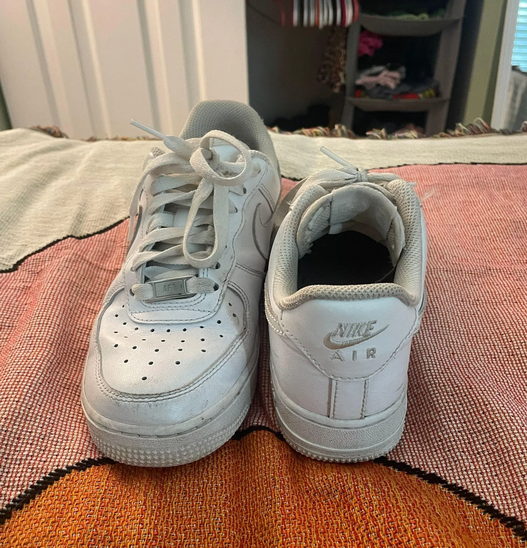 Nike Air Force 1 07 Womens Shoe - Image 3