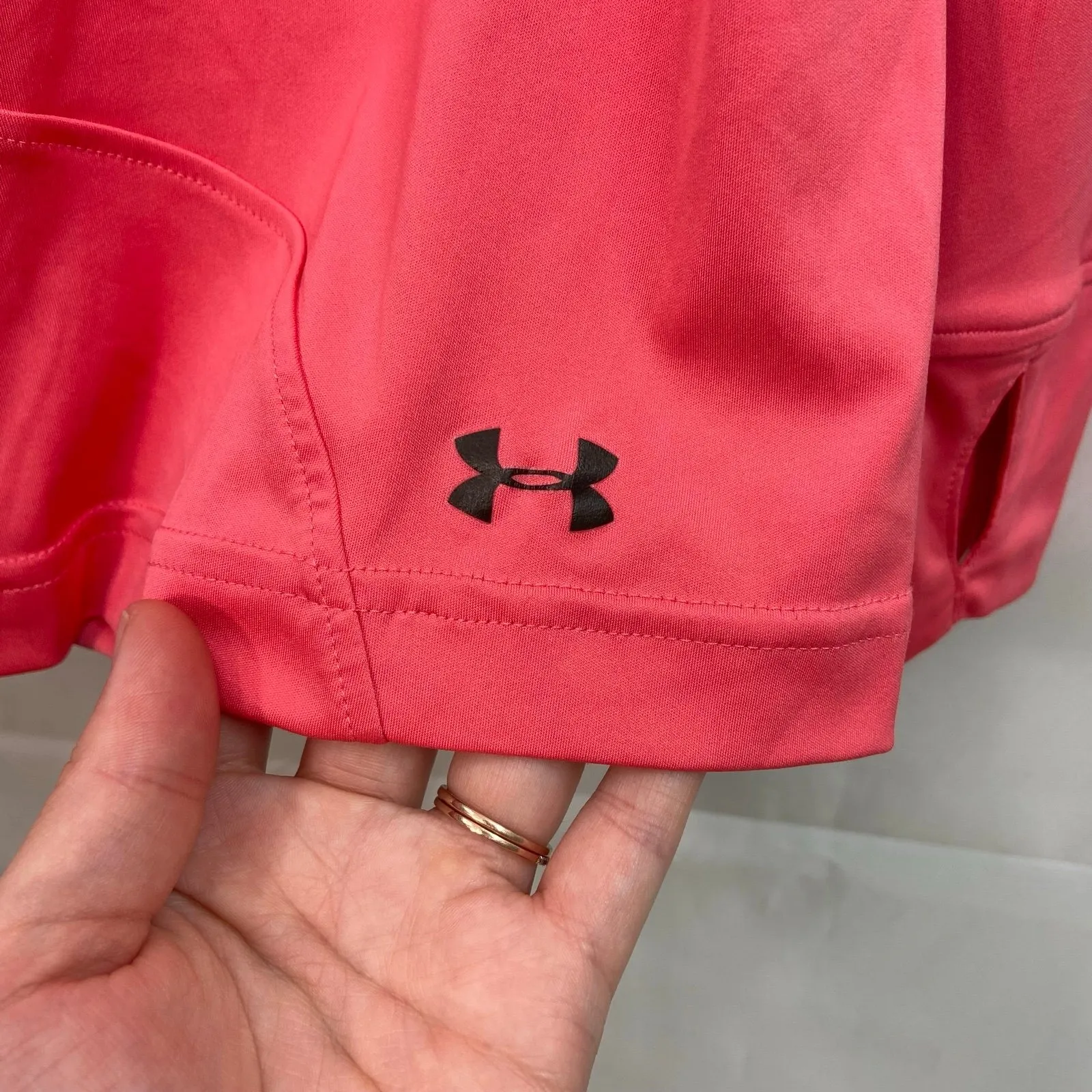 Under Armour women's coral pink‎ hooded heat gear stretch active shirt fitted S - Image 3