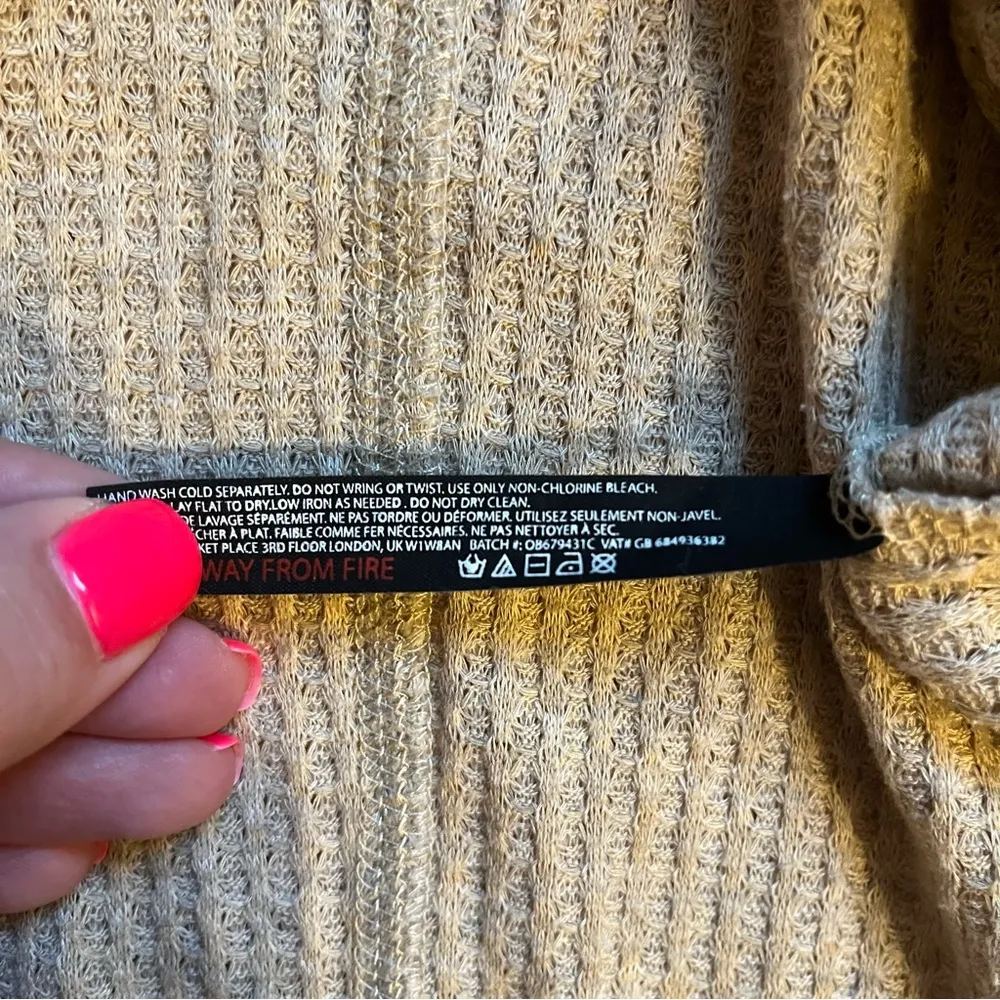 Urban Outfitters Out From Under Jojo Oversized Thermal Button-Front Top sz small - Image 7