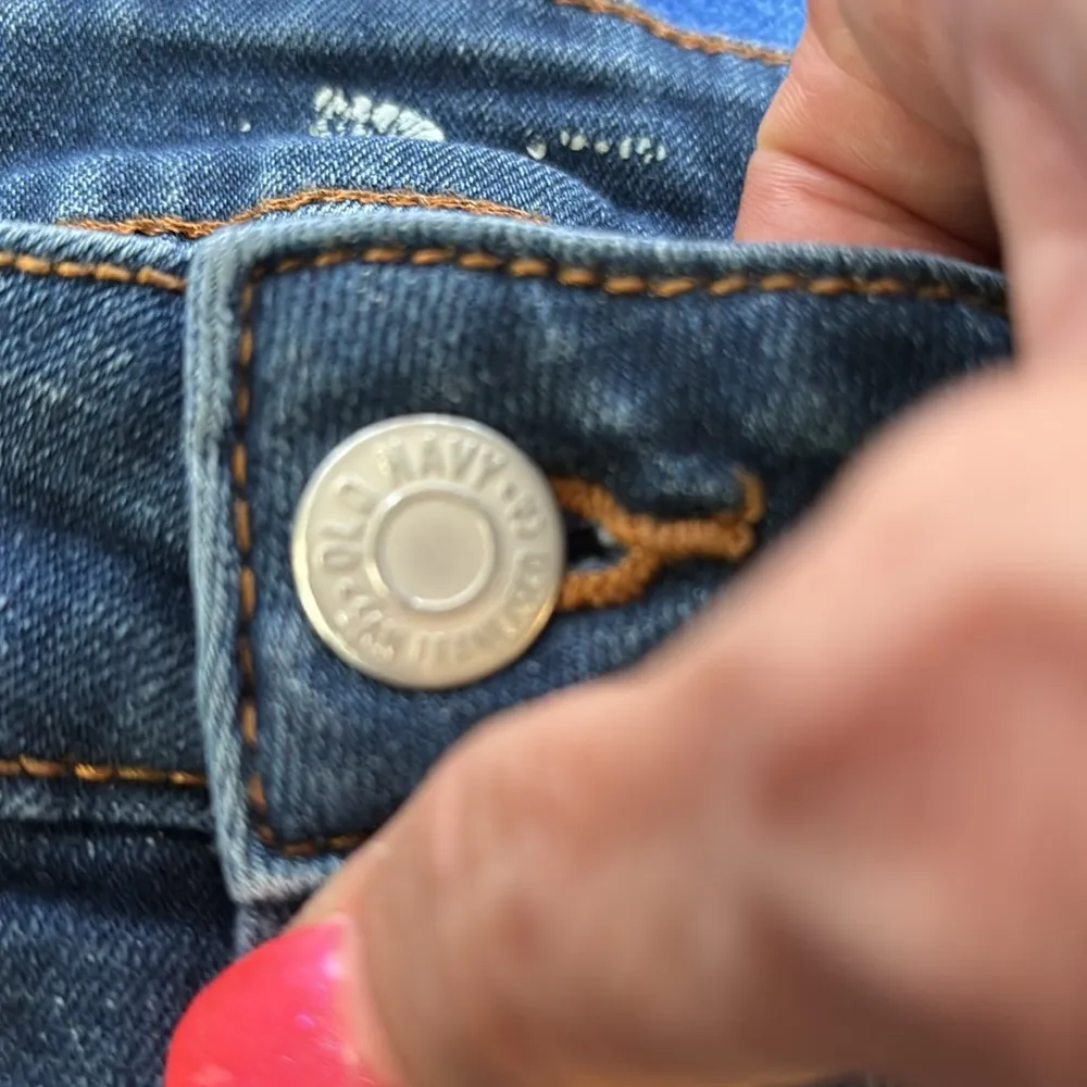 Old Navy brand distressed jeans - Image 7