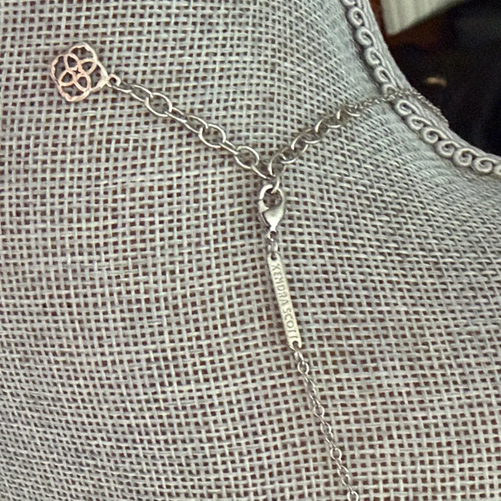 Kendra Scott Elisa Silver Pendant Necklace in Iridescent Drusy - Image 4