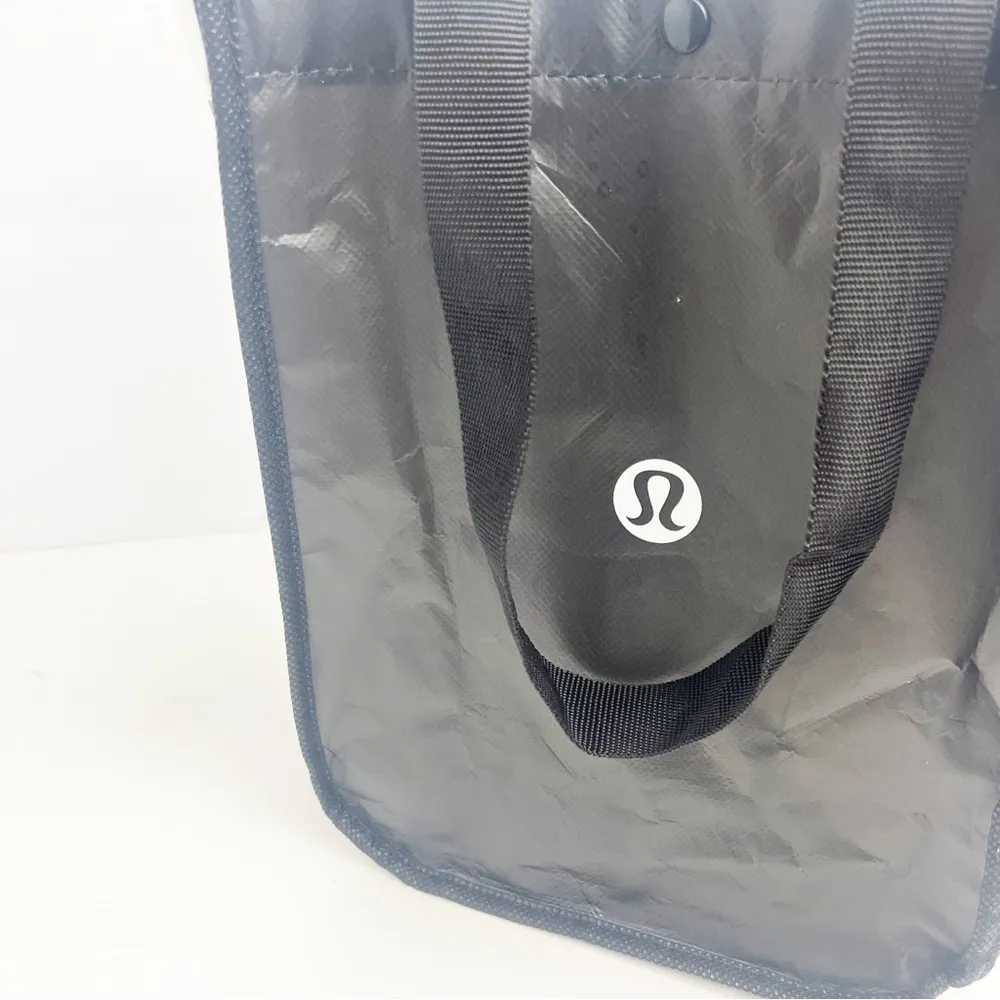 LULULEMON Black And White Snap Closure Double Straps Lightweight Reusable Bag - Image 4