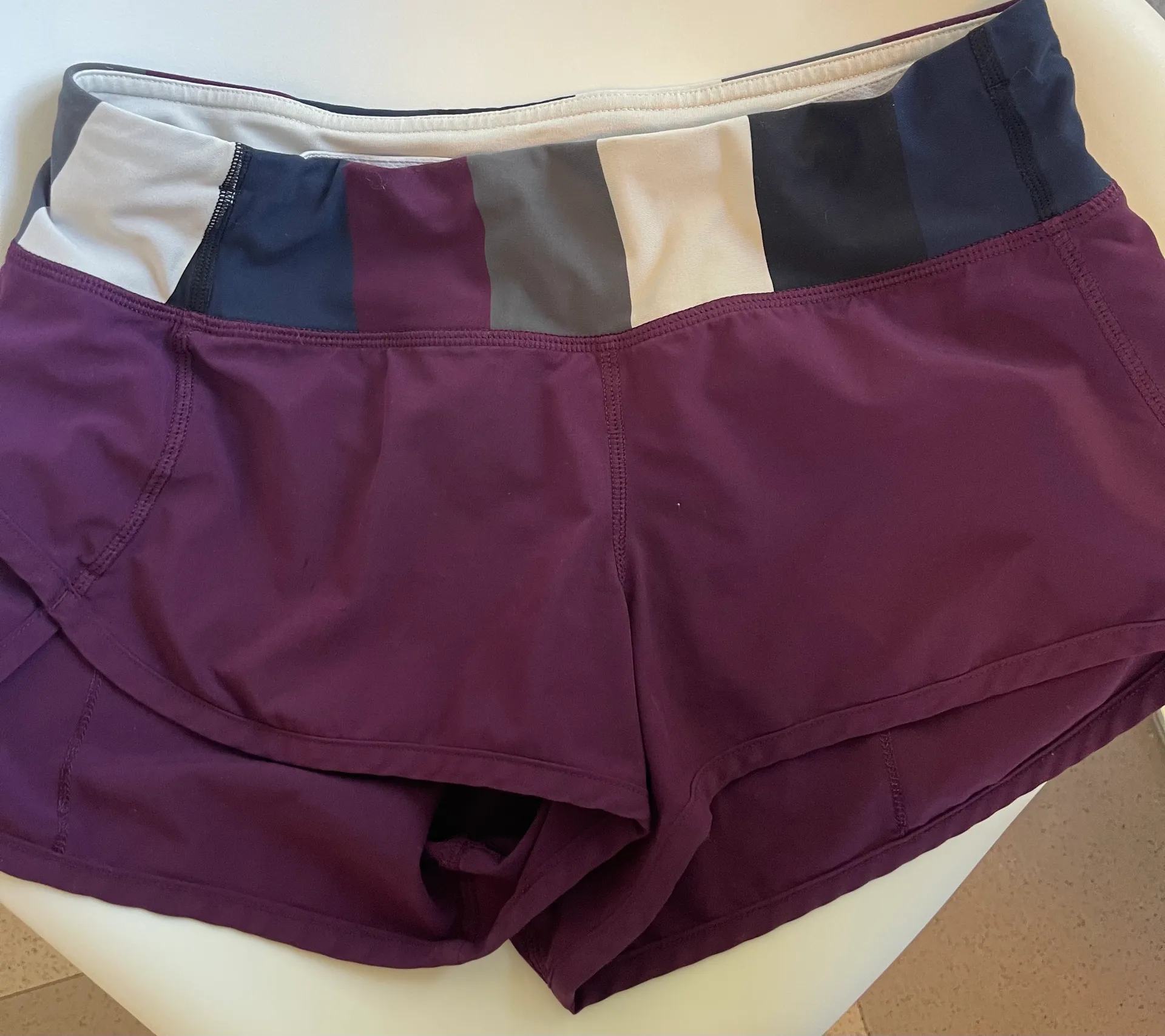 Lululemon Speed Up Shorts 2.5 - Image 3