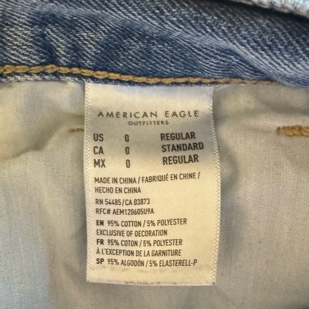 American Eagle Strigid Light Wash Destructed Low 10” Rise Mom Jeans 0 Regular - Image 7