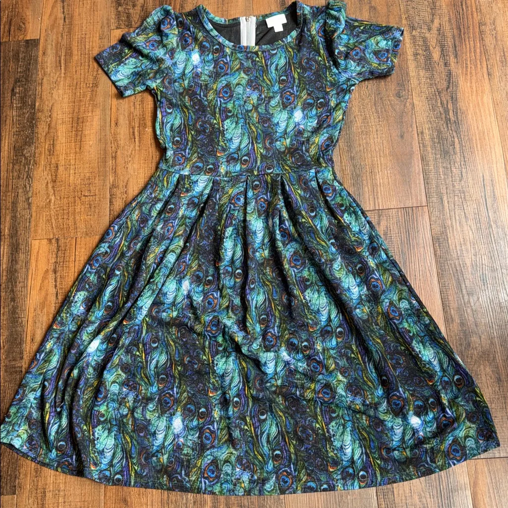 LuLaRoe Amelia dress featuring a peacock feathers pattern - Image 4