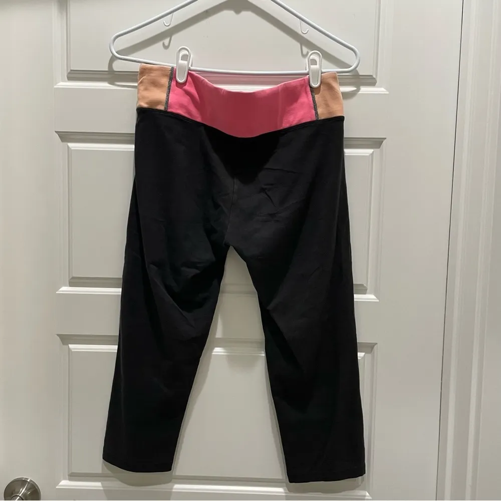 Victoria's Secret PINK Flat Waist Cropped Yoga Pants - Image 6