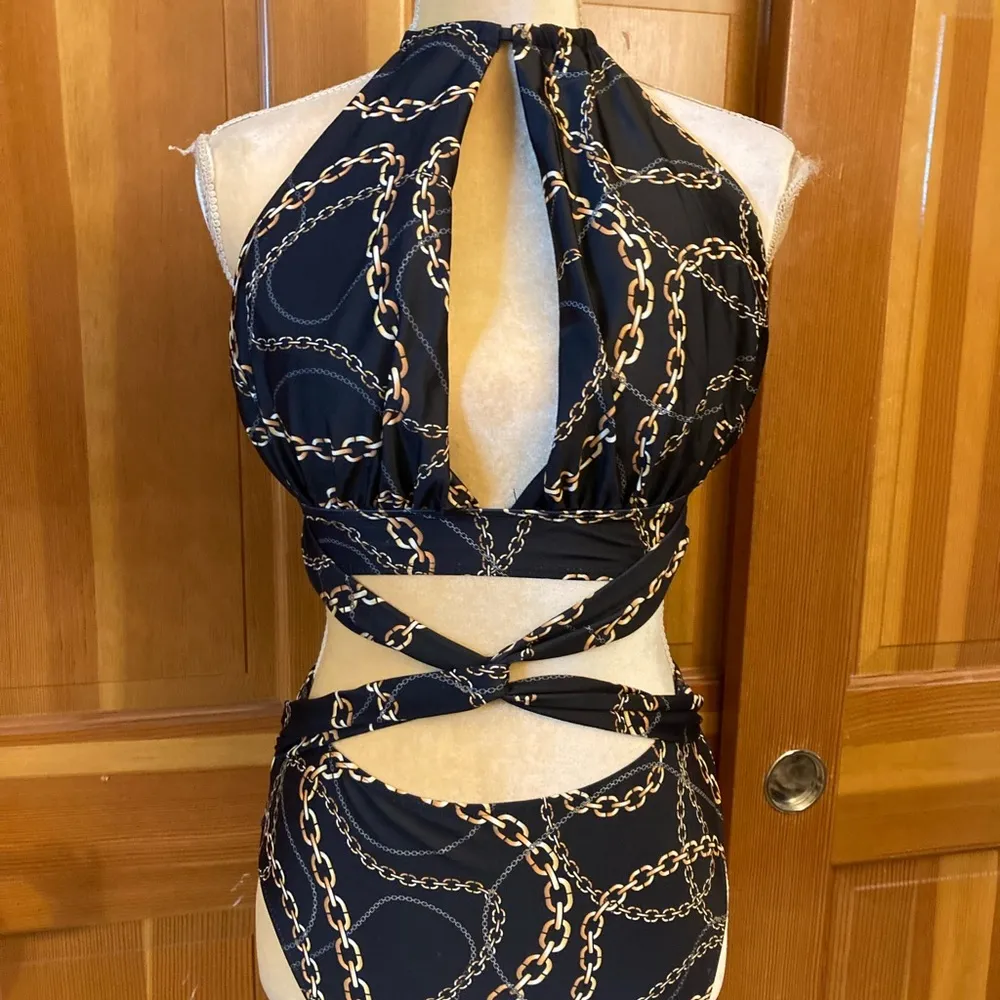 Nwt, Lavishly Paris Women’s Designer Chain Print Halter Neck One Piece Swimsuit Black Size M - Image 8