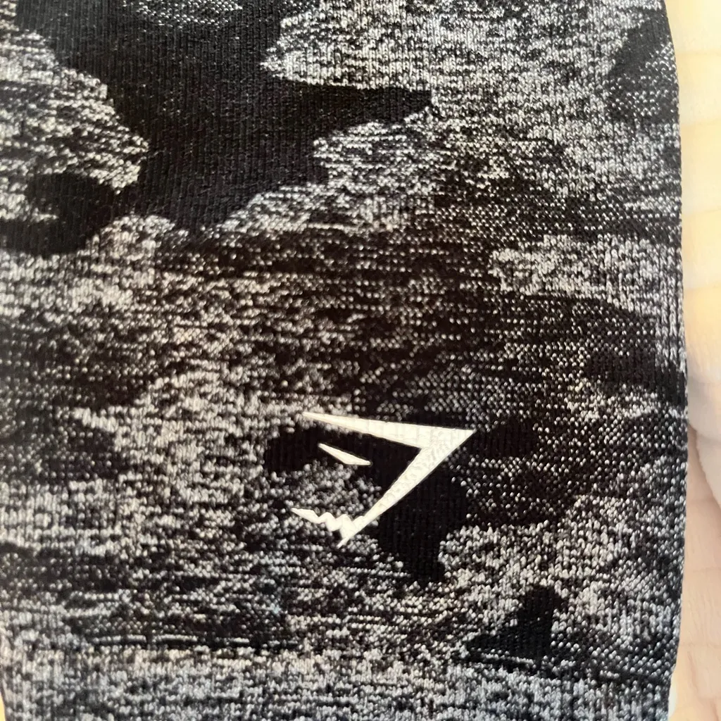 Gymshark Black and Gray Camo Leggings - Image 4