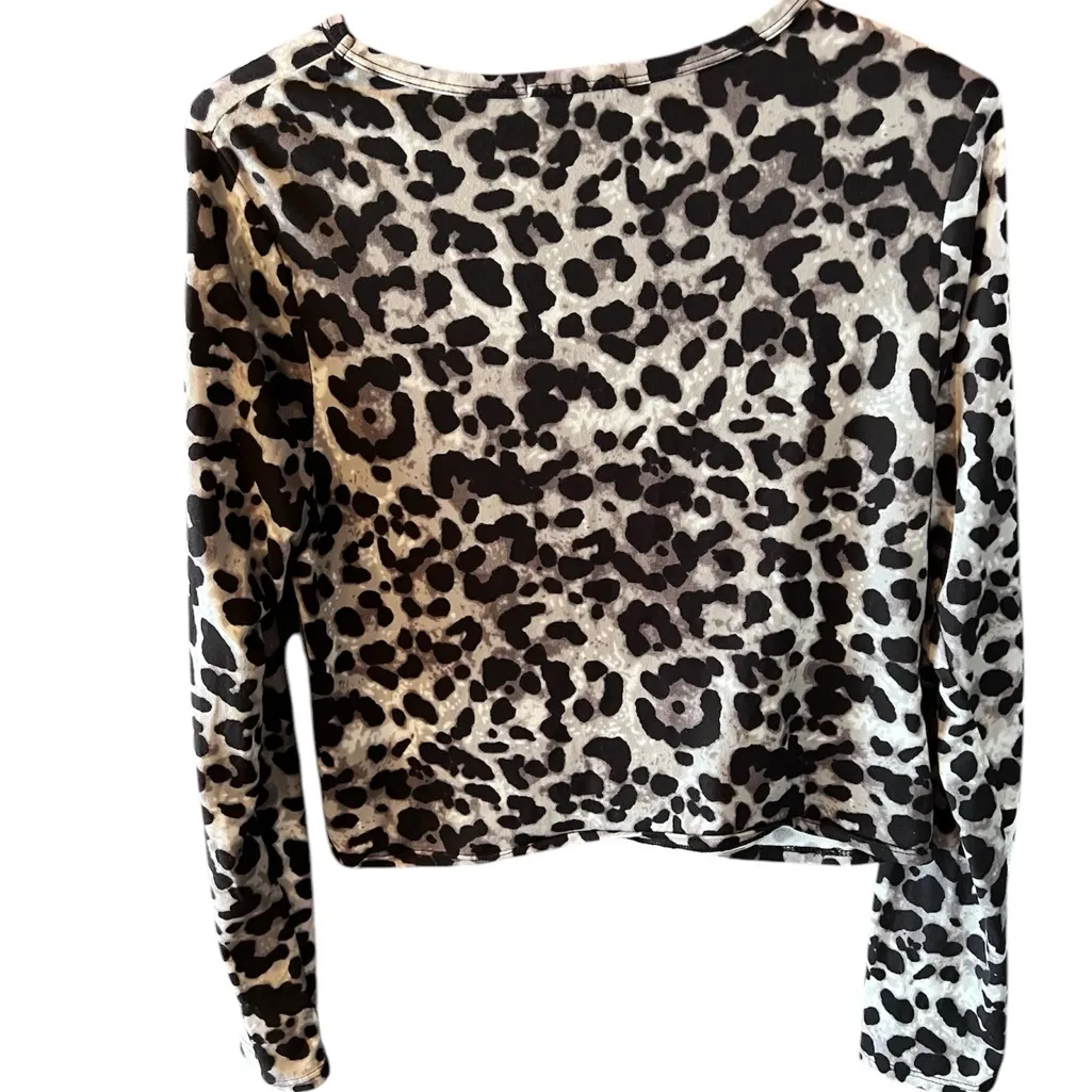 Pie In The Sky Twist Front Leopard Print Top Long Sleeve Sz L Stretch Lt Weight - Image 2