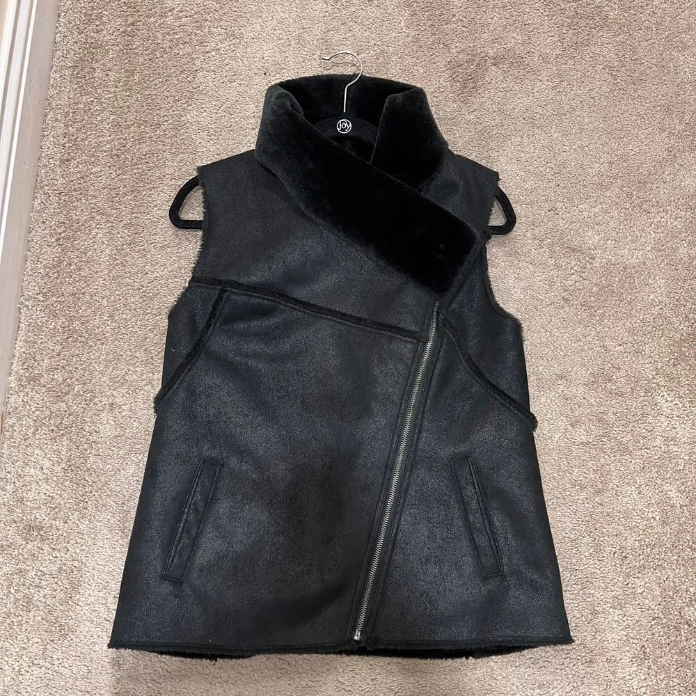 Chic Black Faux Shearling Moto Vest Asymmetrical Zip Front Sleeveless‎ Jacket Size M - Image 6