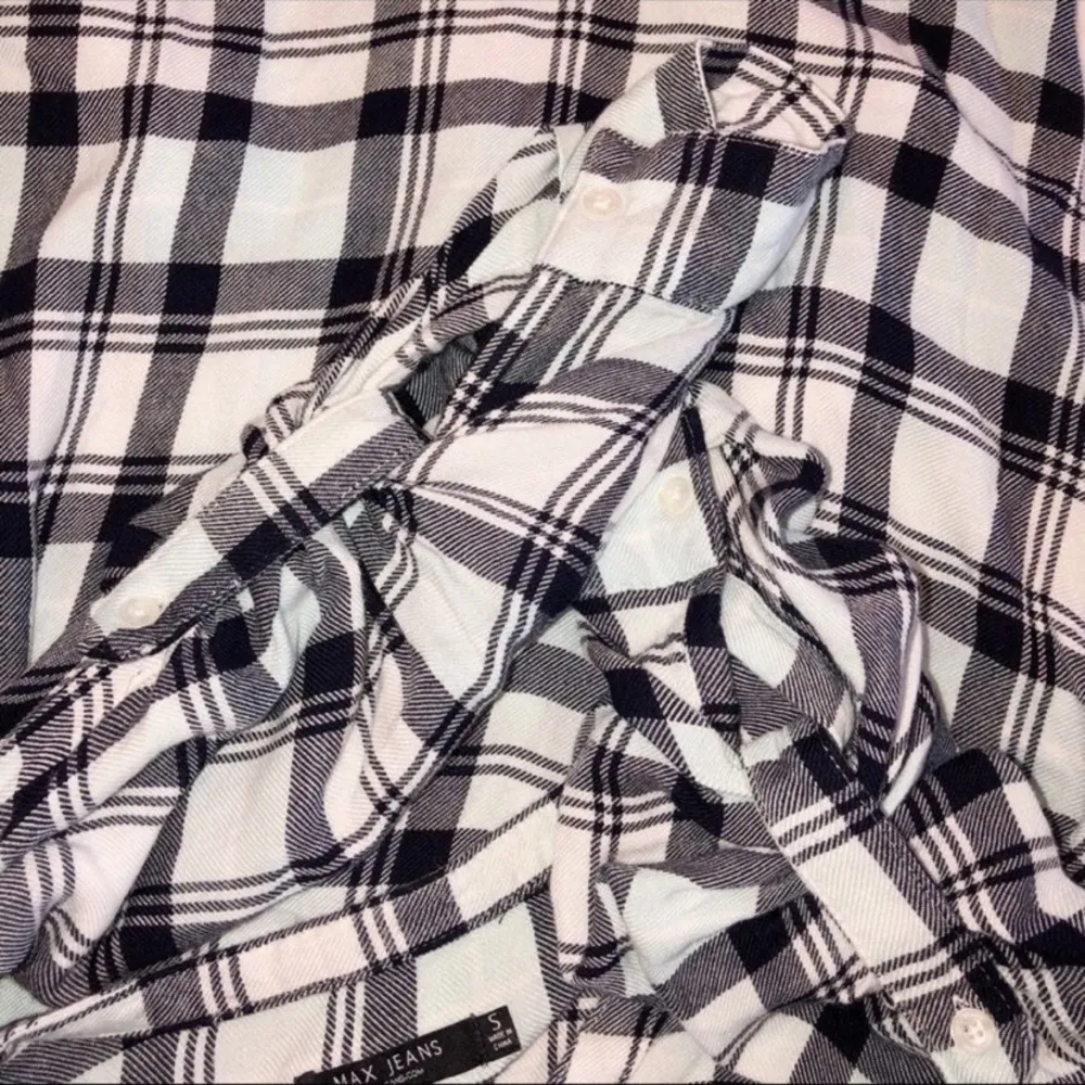 Max jeans small soft casual plaid flannel button down top - Image 4