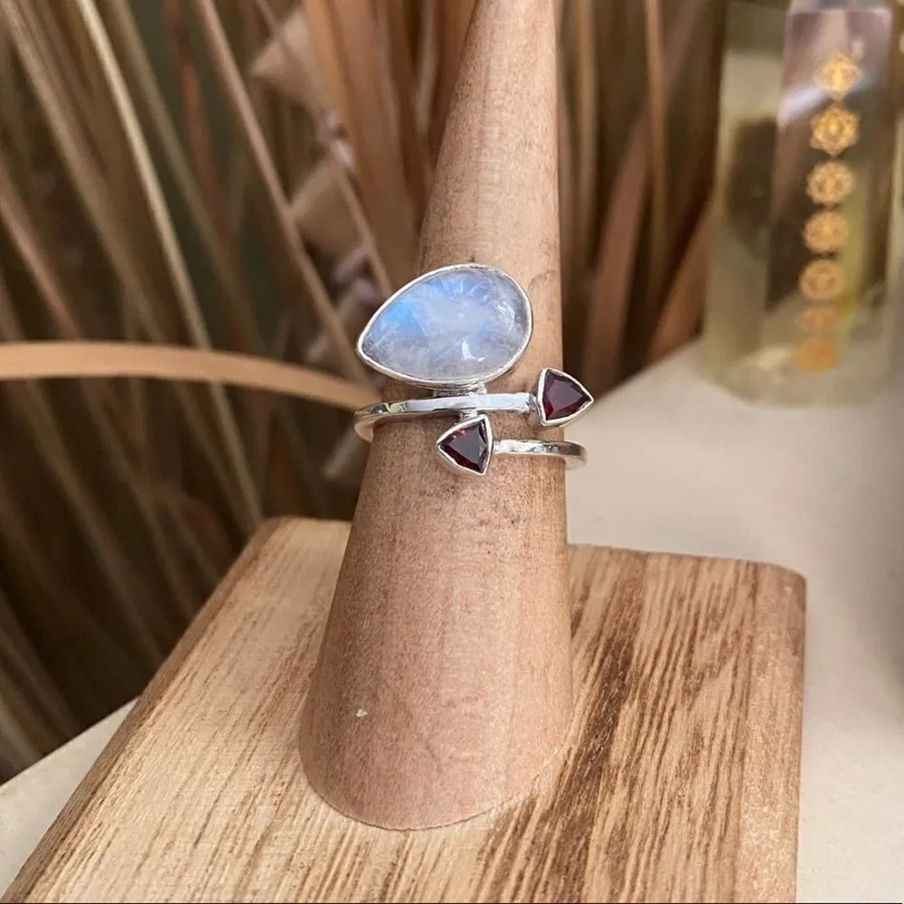 Rainbow Moonstone And Garnet Solid Sterling Silver Ring Size 6 Red - Image 3