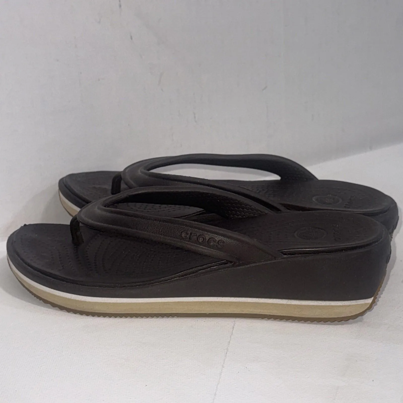Crocs Brown Tan Classic Platform Retro Gorpcore Waterproof Wedge Flip Flops Sz 6 - Image 5