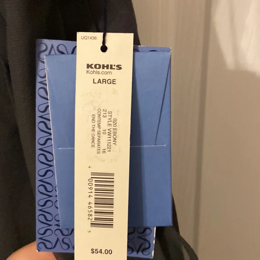 Simple Vera size L shirt brand new with tag - Image 3