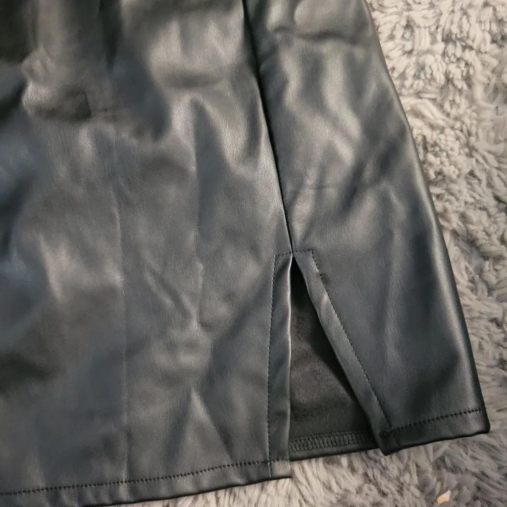 SHEIN Black A-Line Mini Skirt with Slit - Image 2