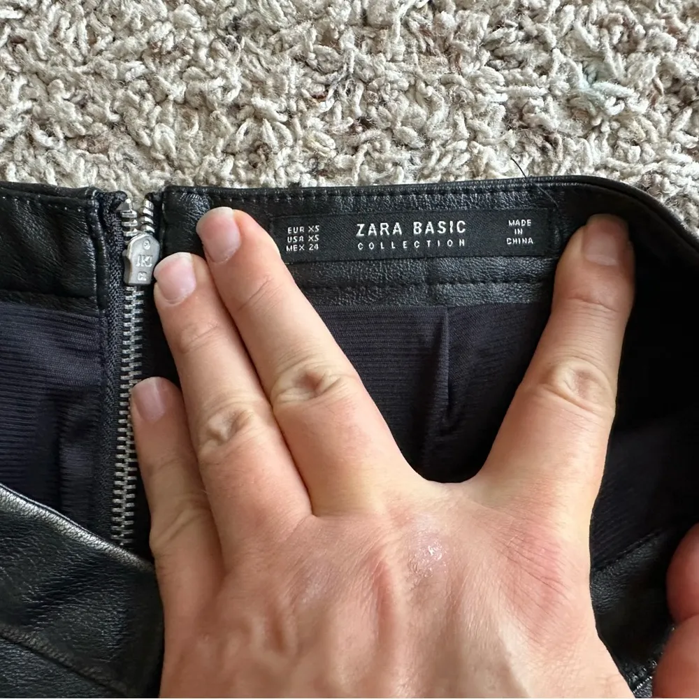 Zara Faux Women's Black Faux Leather Asymmetrical Skirt Size XS - Image 7