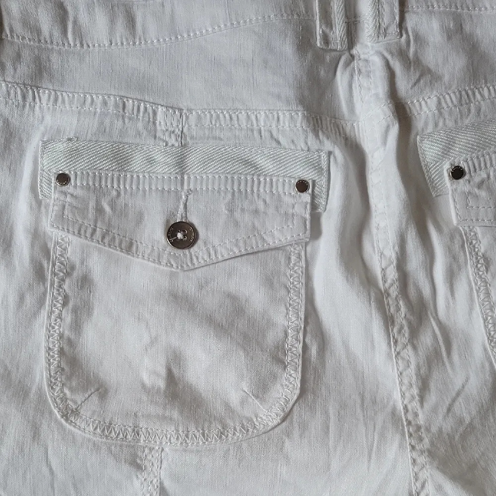 Chico's  White Bermuda Shorts with Roll-Up Cuffs - Image 8