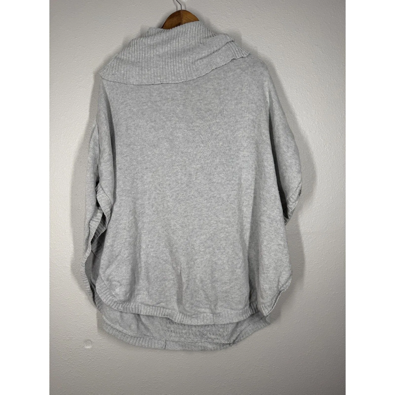 Cabi Gray Cable Knit Sweater Poncho Womens Sz XS Oversized Turtle Neck - Image 5