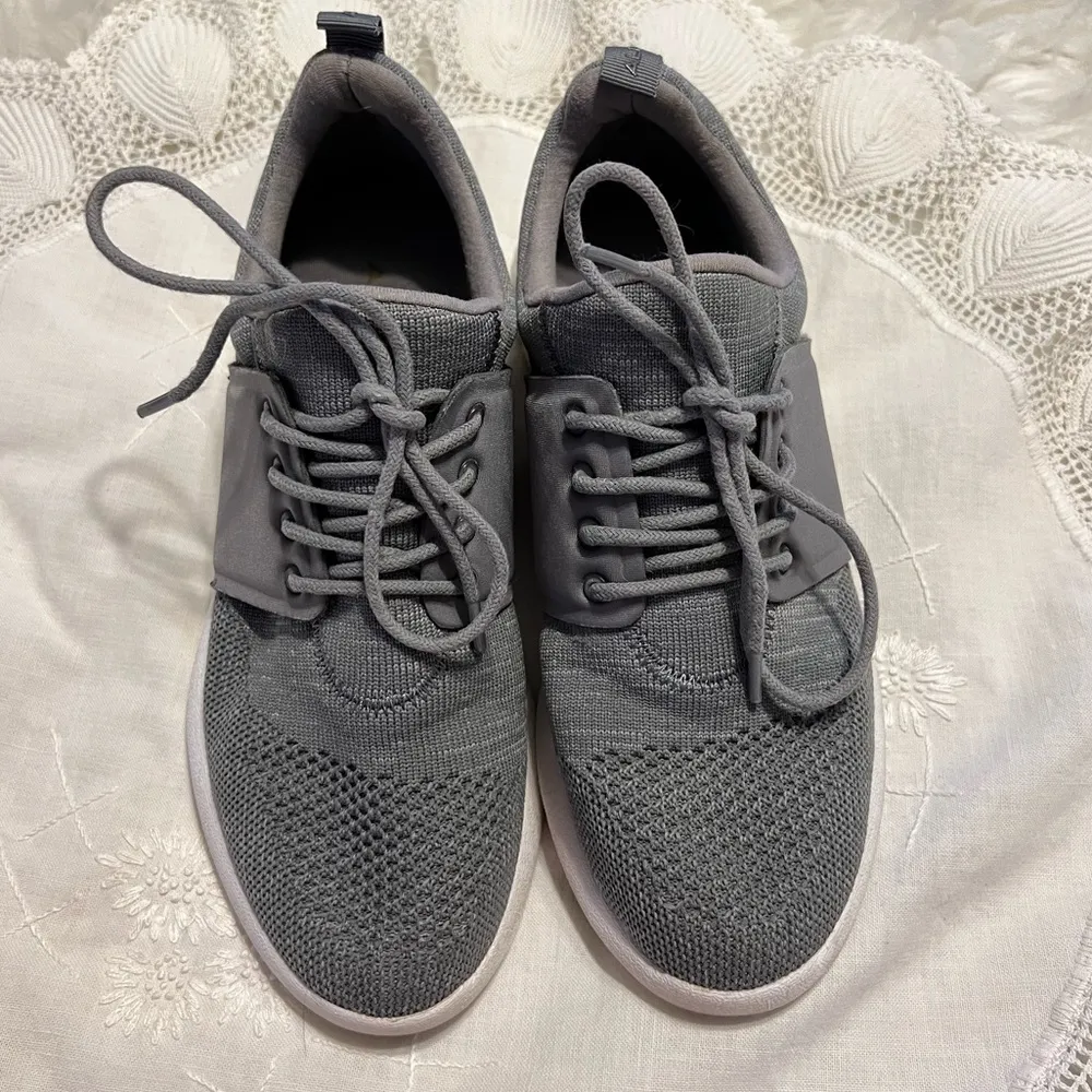 Aldo Milner Gray Lace Up Sneakers Shoes Woman’s Size 7 Mesh Knit fabric - Image 2