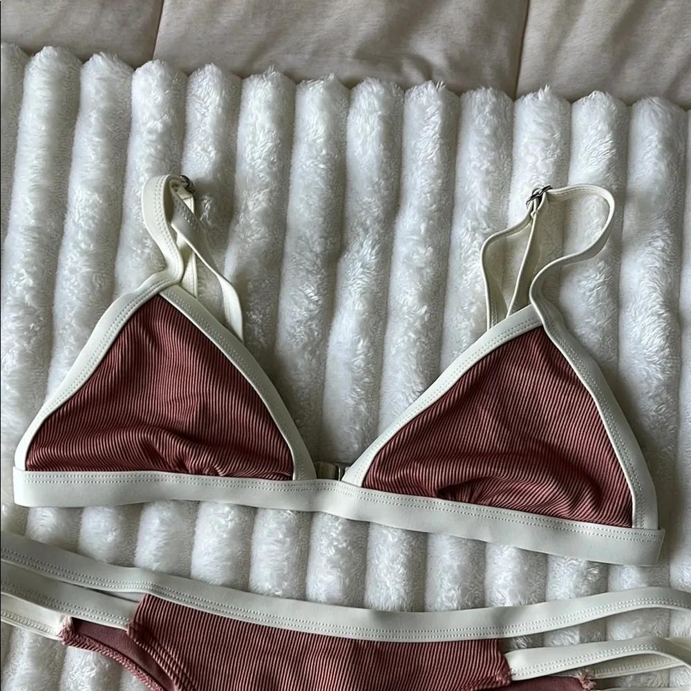 Amazon Two-Piece Bikini Set in Mauve and White - Image 2