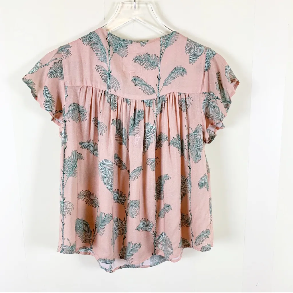 Chaser  Flutter Sleeve Tropical Blouse Size Small Pink Green Lightweight NWT - Image 3