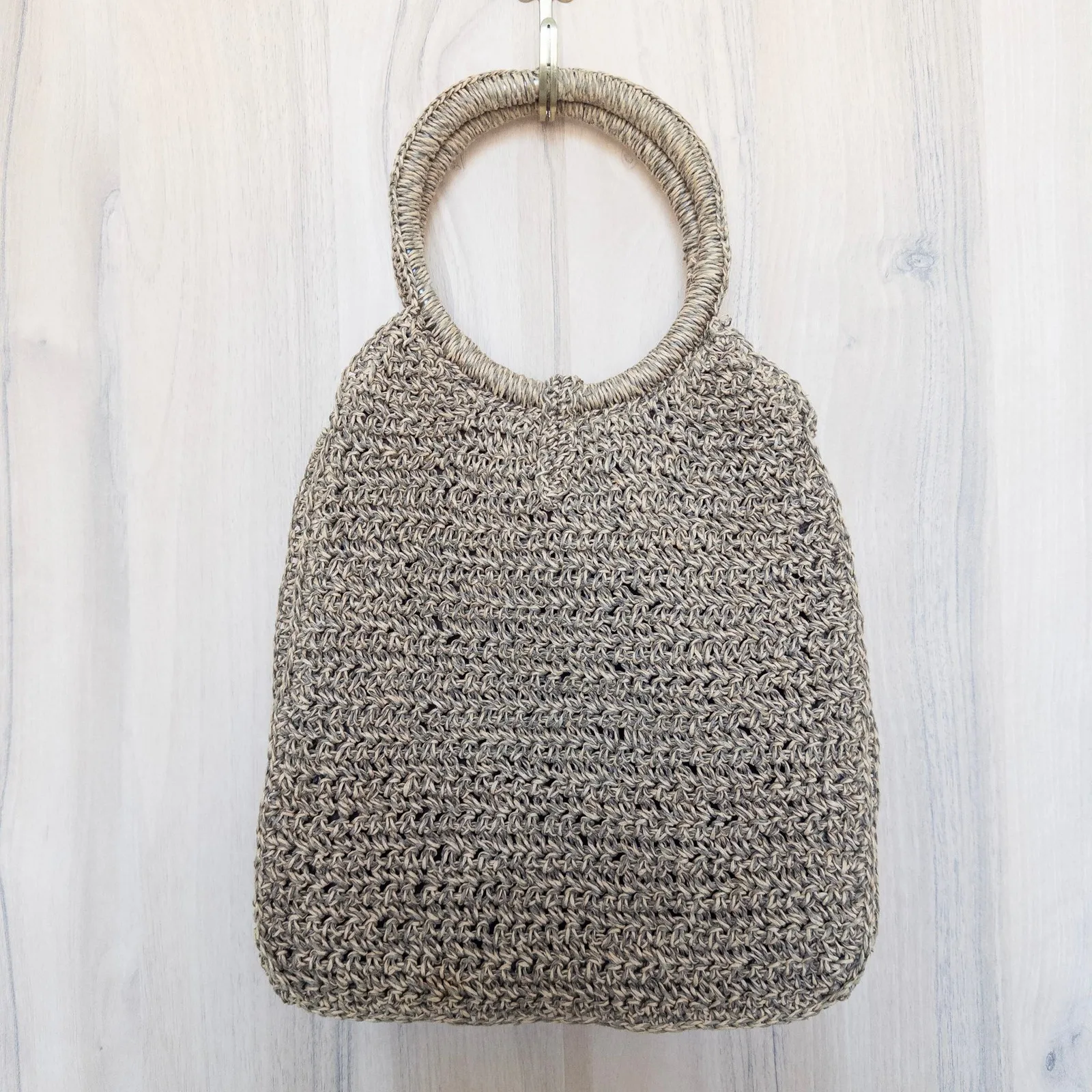 VTG Handmade Woven Jute Bag Round Handle Wood Button Boho Beach Vacation Resort Tan - Image 4