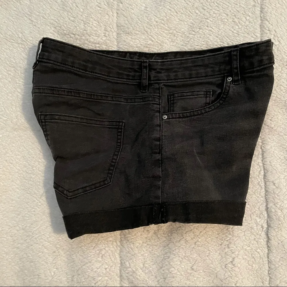 H&M Black Denim Shorts - Image 4
