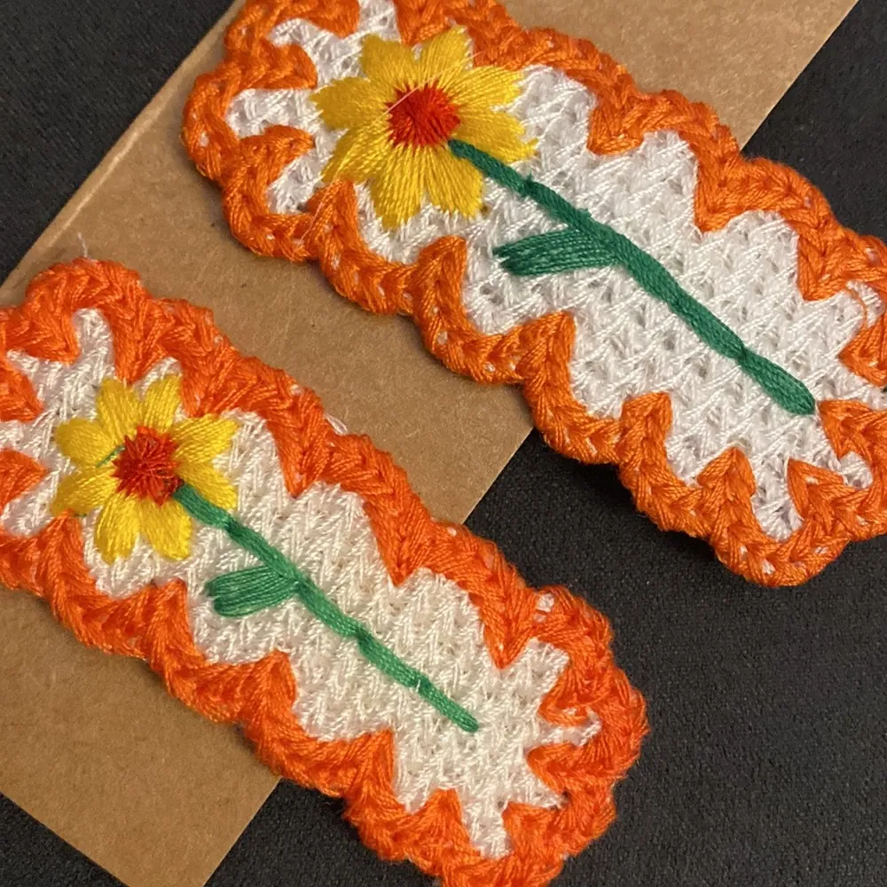 ROMWE Anime 2pcs Floral Embroidery Hair Clip - 255 - Image 2