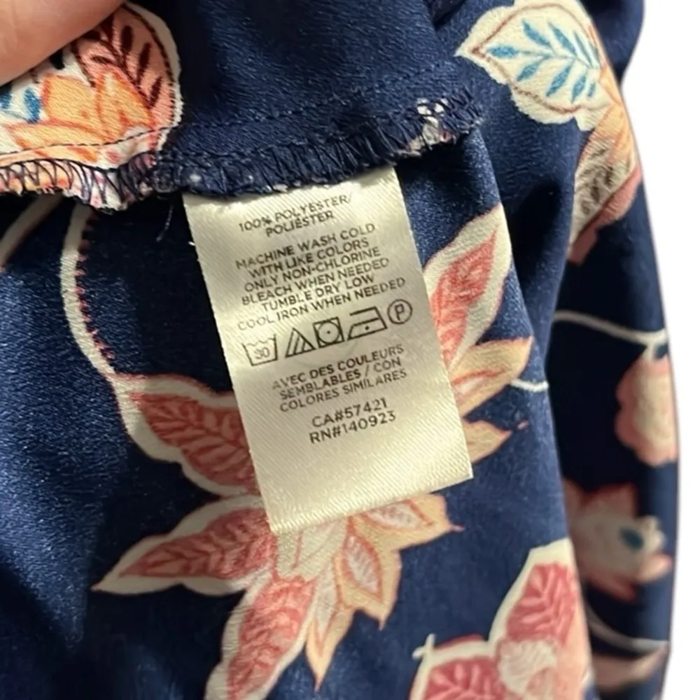 Loft Outlet blue and pink button front floral dress with a matching tie belt - Image 8