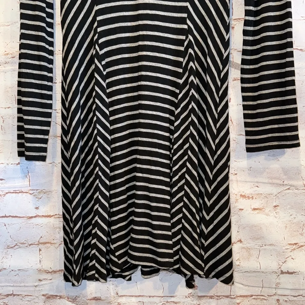 Skies are Blue swing stripe dress marian long sleeve flare mid length black - Image 3
