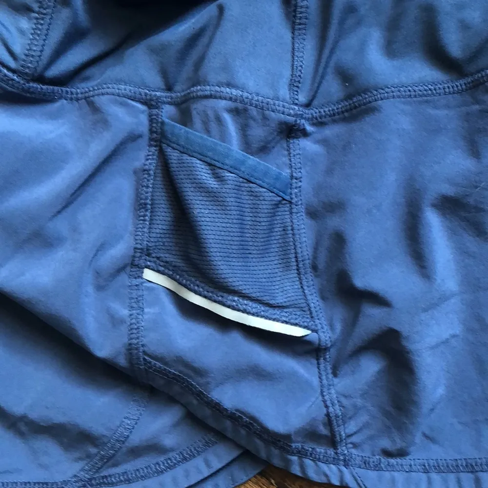 Athleta excellent condition running shorts - Image 4