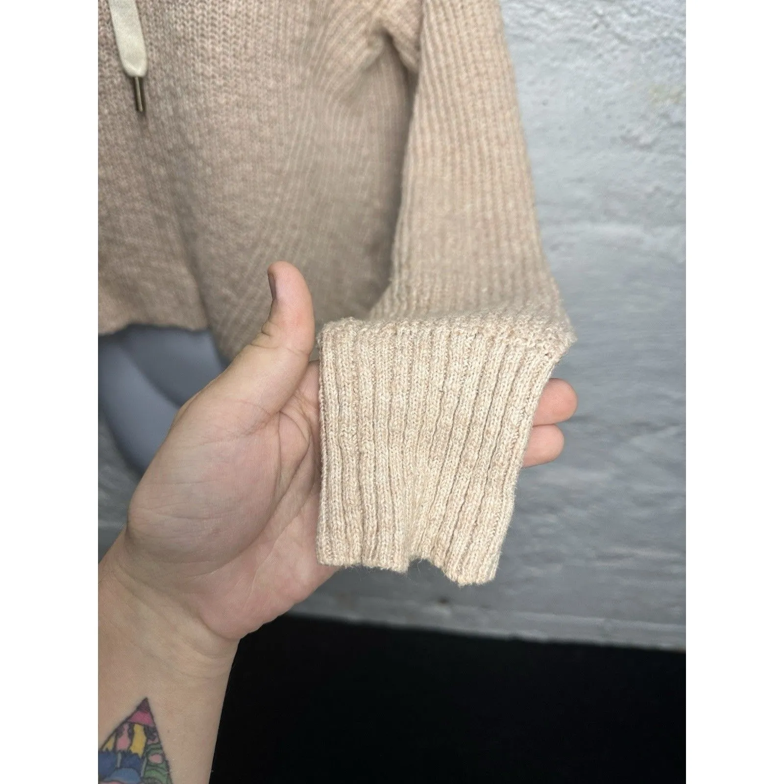 American Eagle Womens Cropped Light Pink Knitted Sweatshirt Size Small - Image 5