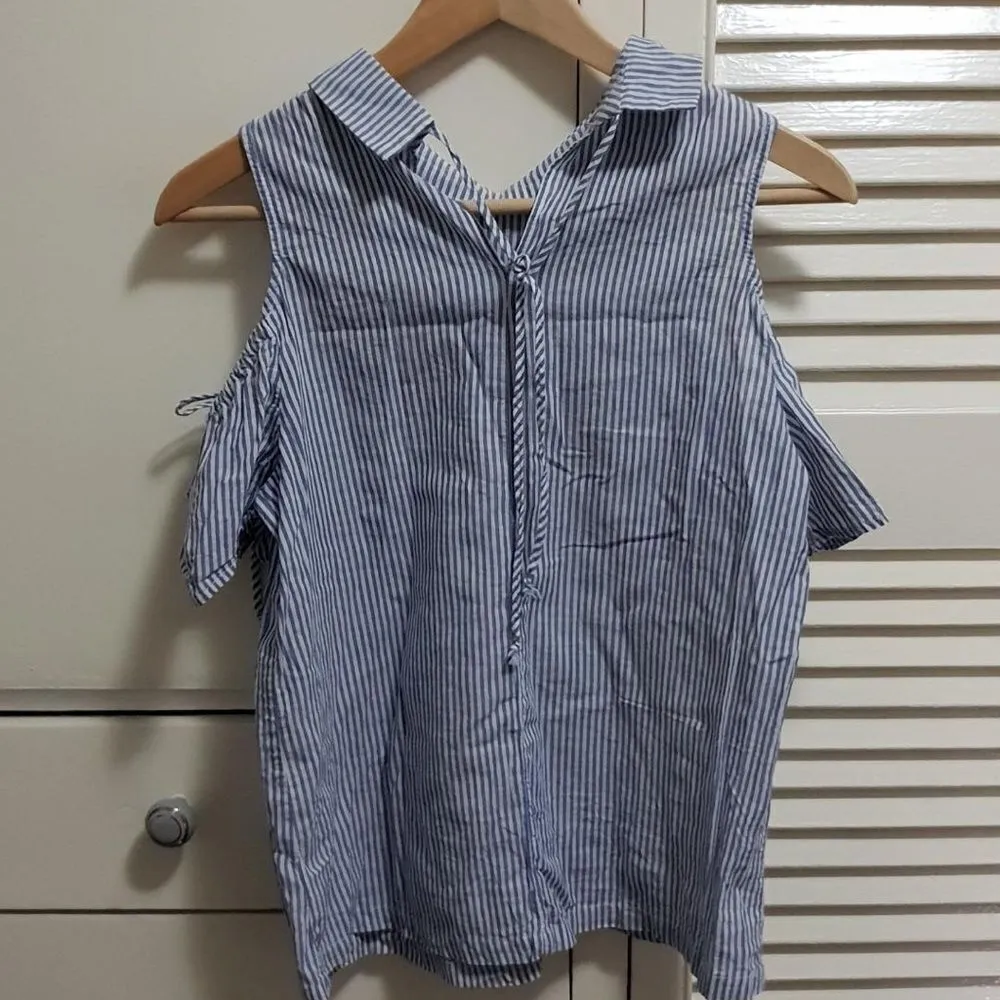 Twine & String ✨Cold Shoulder Stripped Top✨ - Image 3