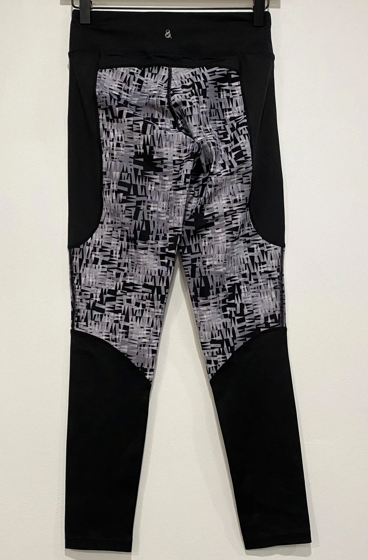 Black Gray Etchblock Patterned Leggings Small - Image 5