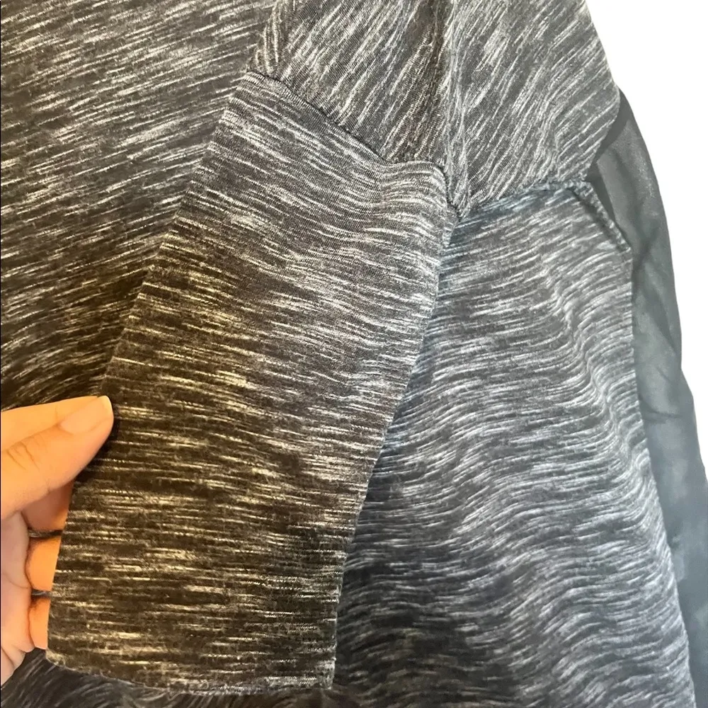 Freebird grey Top Shirt
Heathered Longline Blouse Raglan size small - Image 2