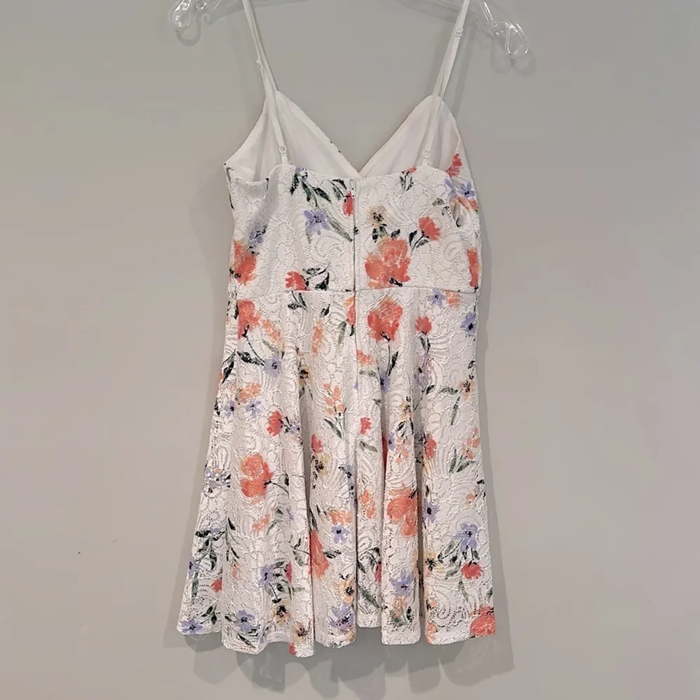 Trixxi Lace Floral Cut Out Back Zip Lined‎ Mini Dress Women's Small White Peach - Image 4