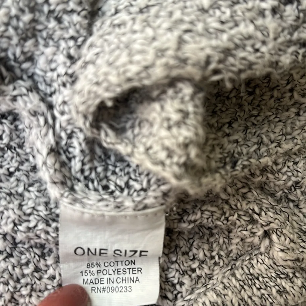 Brandy Melville  Grey and Black Cardigan - Image 4