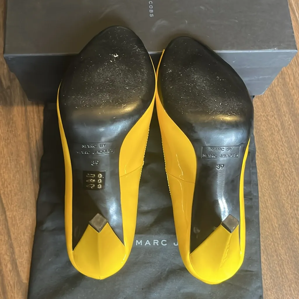 Marc by Marc Jacobs 39 US 8.5 Yellow Peep Open Toe Heels Stilettos - Image 4