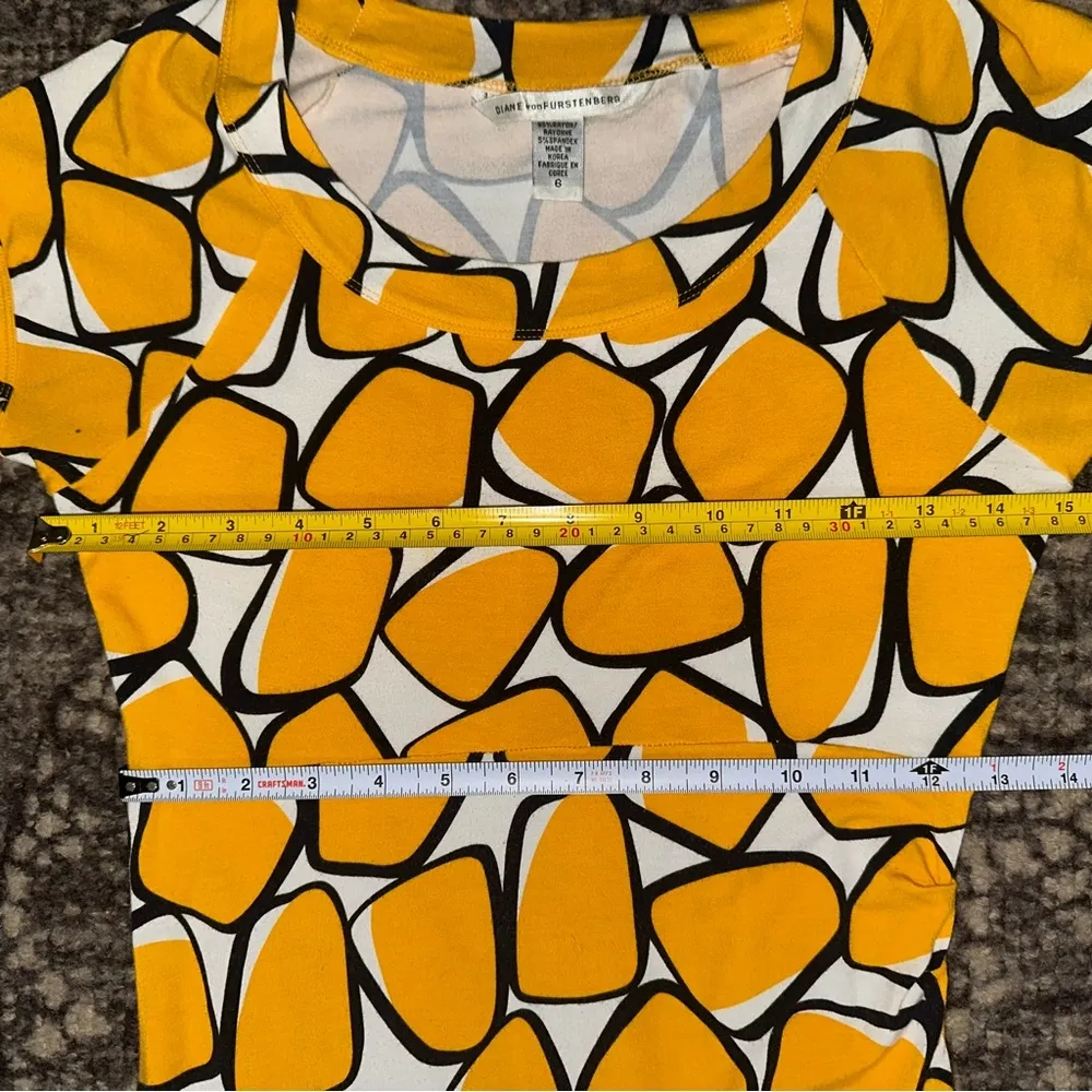 Diane Von Furstenberg DVF Women’s Sz 6 Yellow White Black Block Print Knit Dress - Image 6