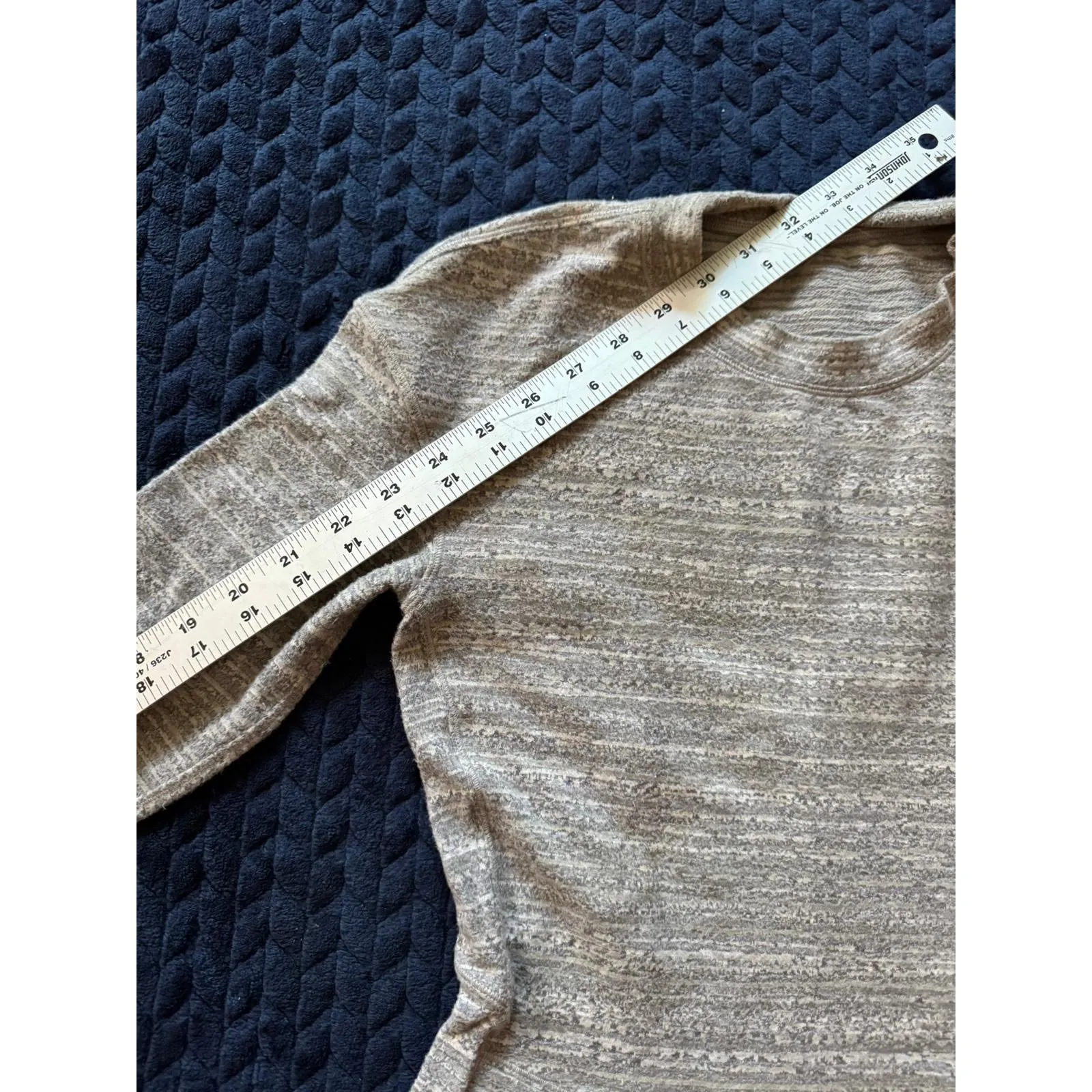 Lululemon Define Pullover Long‎ Sleeve Athletic Top Thumbholes Gray Size 4 - Image 7