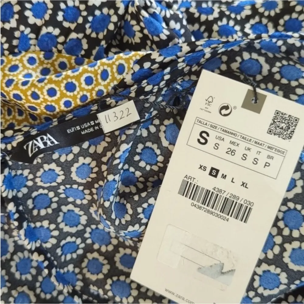 Zara women’s floral satin plunging jumpsuit - Image 8