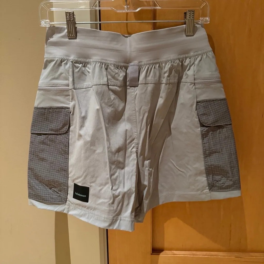 Lululemon Multi-Pocket Cargo HR Hiking Short 5" - seal grey - Image 3