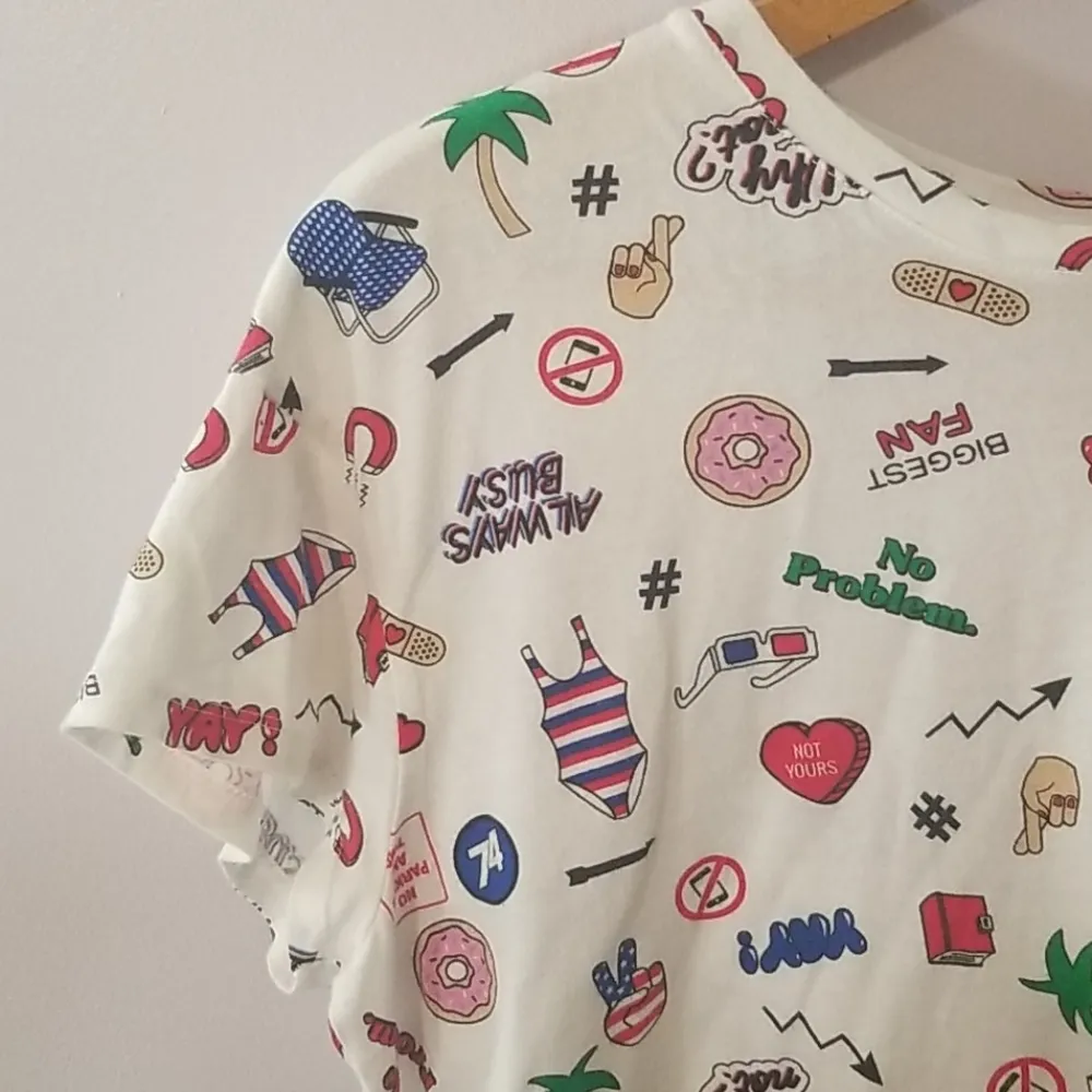 Zara Summer Graphic T-shirt Size Small - Image 2
