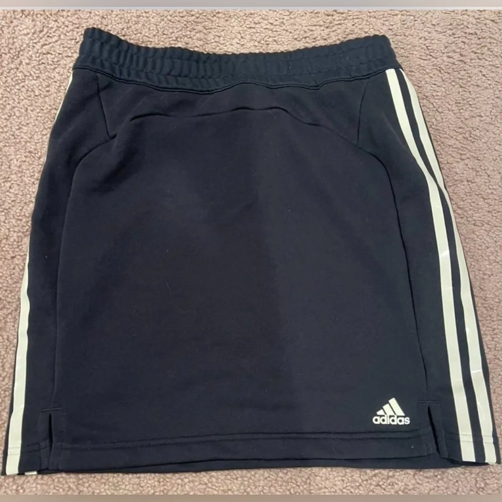 ADIDAS uforo 3-stripes Aeroready black mini skirt - Image 5