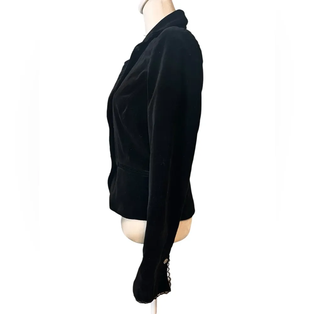 Y2k velour blazer vintage old navy size small
Jeweled buttons, lace edges. - Image 3
