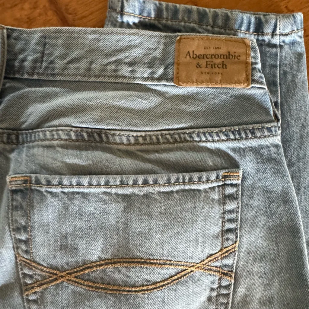 Abercrombie & Fitch Boyfriend Jeans Women’s Size 6R Mid Rise Distressed Denim - Image 5