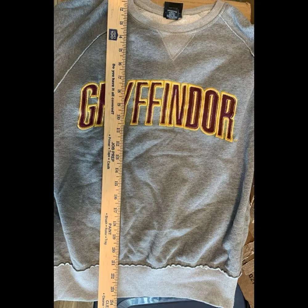 Harry Potter Gryffindor Gray Sweatshirt size S‎ Gray - Image 6