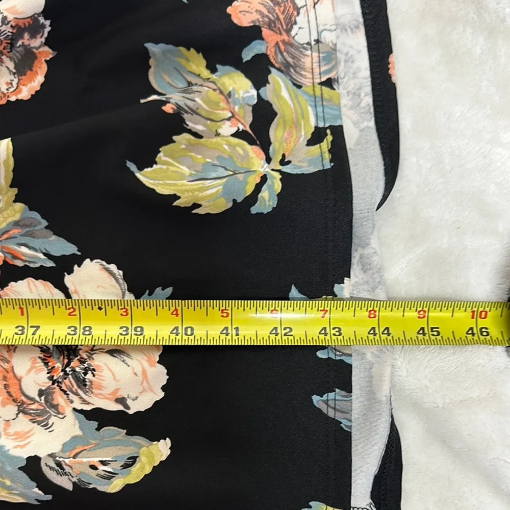 Soprano Pink and White Halter Midi Dress - Image 11