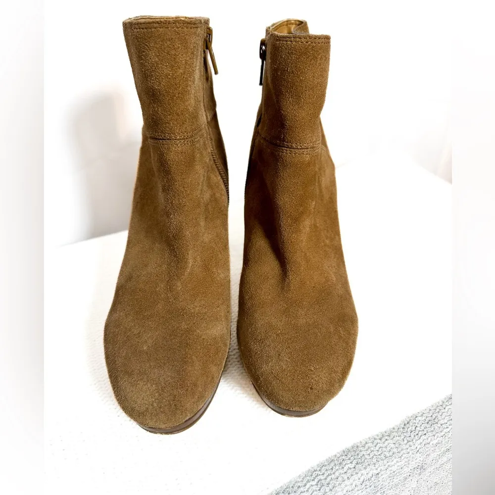 high heel ankle boots, light brown suede, zipper closure, Sz 6 1/2 - Image 3