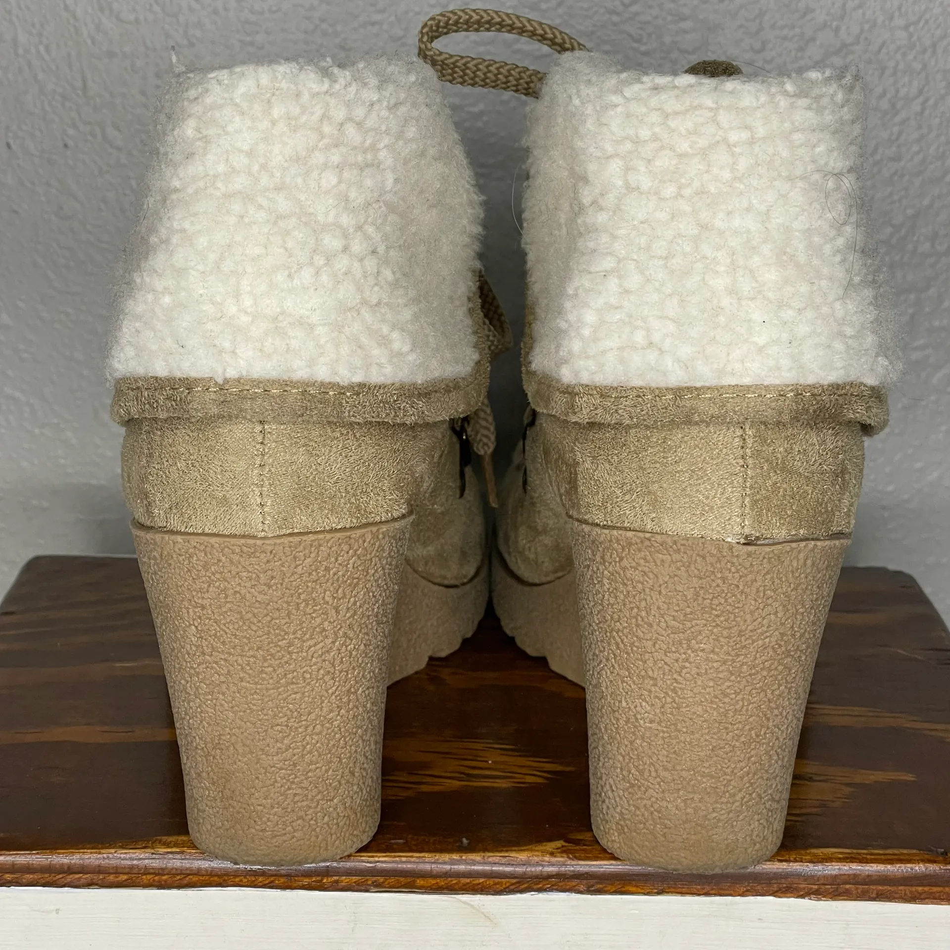 Union Bay Camel Pike Wedge Boot Faux Fur Lining Size 8 - Image 8